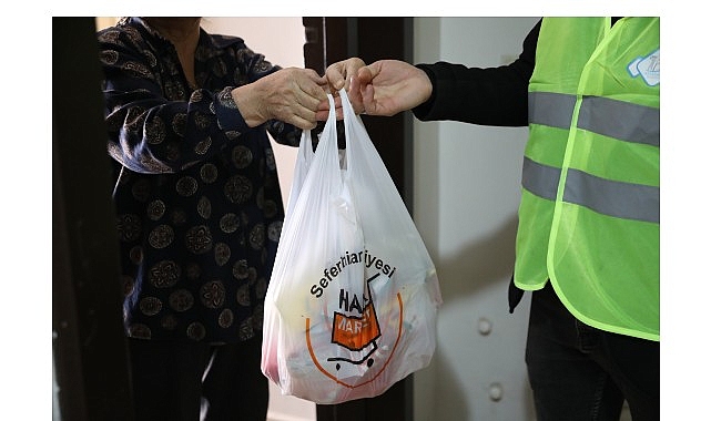 300 aileye yilbasi paketi destegi