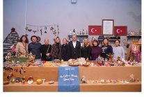 ayvalikli kadinlar mahalleevlerinde uretiyor aile butcesine katki sagliyor