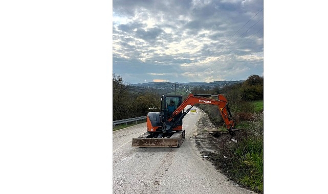 Büyükşehir, V kanal temizliğiyle yolları koruyor 1 buyuksehir v kanal temizligiyle yollari koruyor