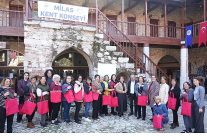 dikis atolyesi etkinliginde el emegi goz nuru cantalar uretildi