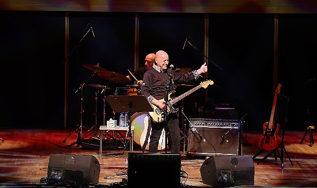 fuat guner sahnedeydi