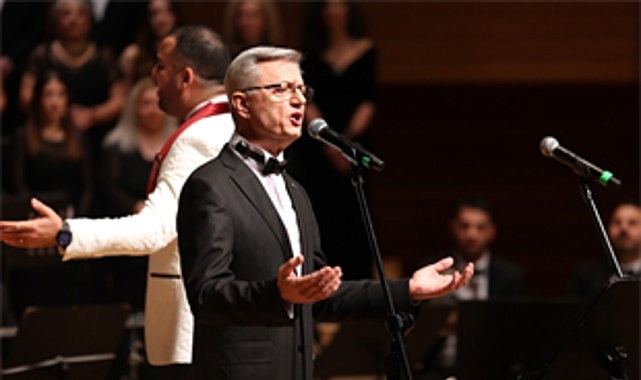 İzmir Büyükşehir Belediyesi Korosu "Sonbahar Şarkıları"yla yüreklere dokundu 1 izmir buyuksehir belediyesi korosu sonbahar sarkilariyla yureklere dokundu