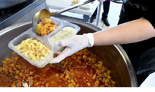 iznik belediyesinden 365 gun sicak yemek destegi