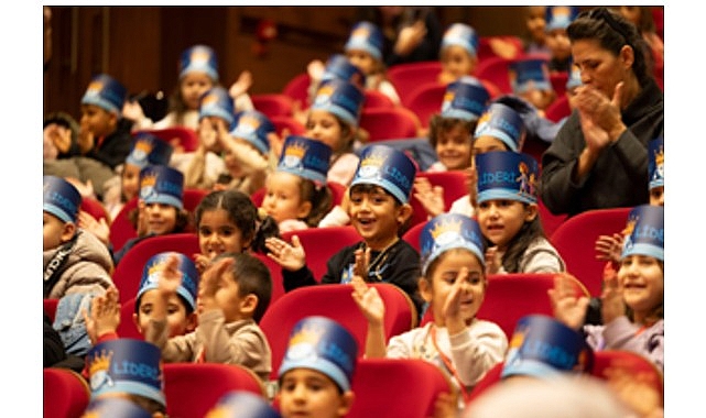 izsu yeni yila miniklerle merhaba dedi