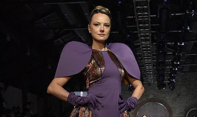 Kraliçeler gecesi: Kutnu İpeği Tasarım Yarışmasında Görkemli Defile 1 kraliceler gecesi kutnu ipegi tasarim yarismasinda gorkemli defile