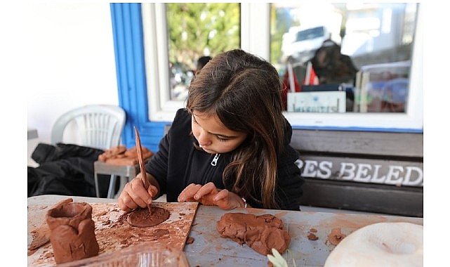 mendereste coskulu yilbasi pazari