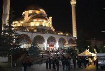 regaip kandilinde lokma ikram edildi