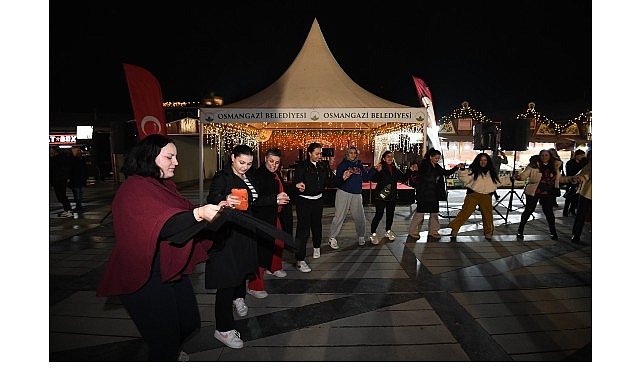 yeni yil festivali aksam saatlerine renk katti