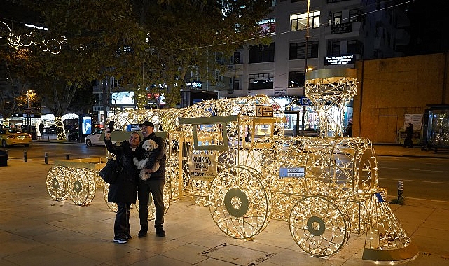 yeni yilin en isiltili adresi kadikoy