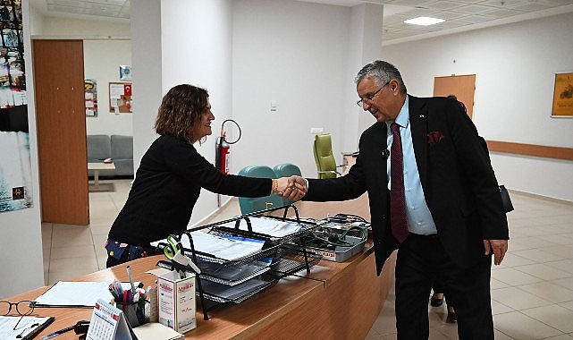 Başkan Topaloğlu’ndan yeni yıl akşamı hastane ziyaret 1 baskan topaloglundan yeni yil aksami hastane ziyaret